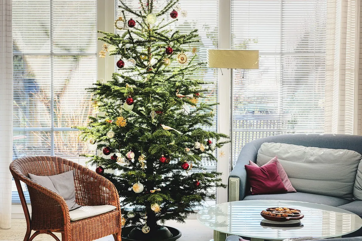 How to Layer Lighting in a Living Room: A 3-Step Guide for Beginners